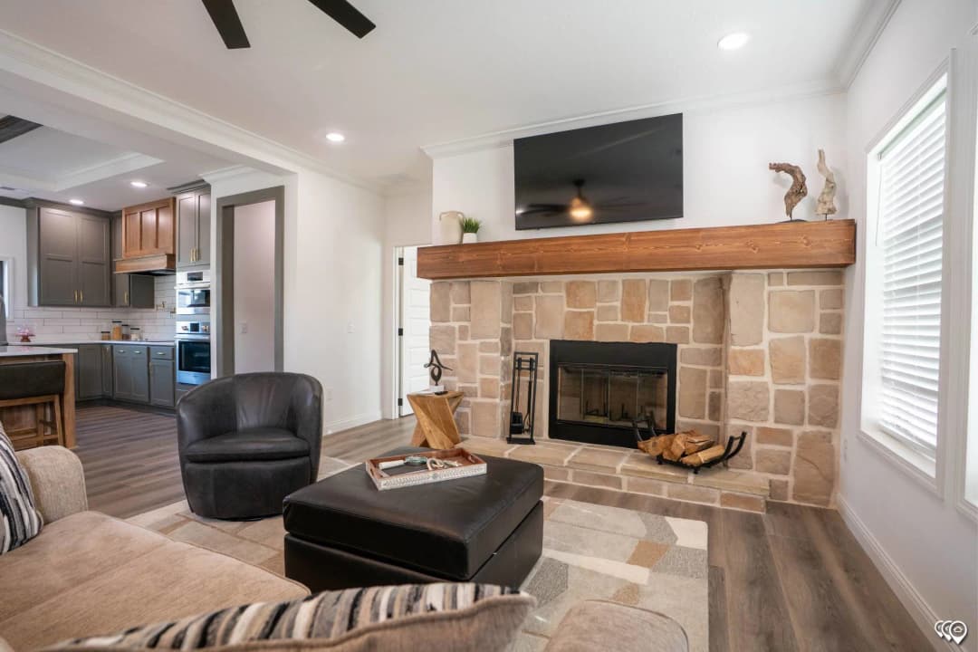 Pri3284-2075 interior home features