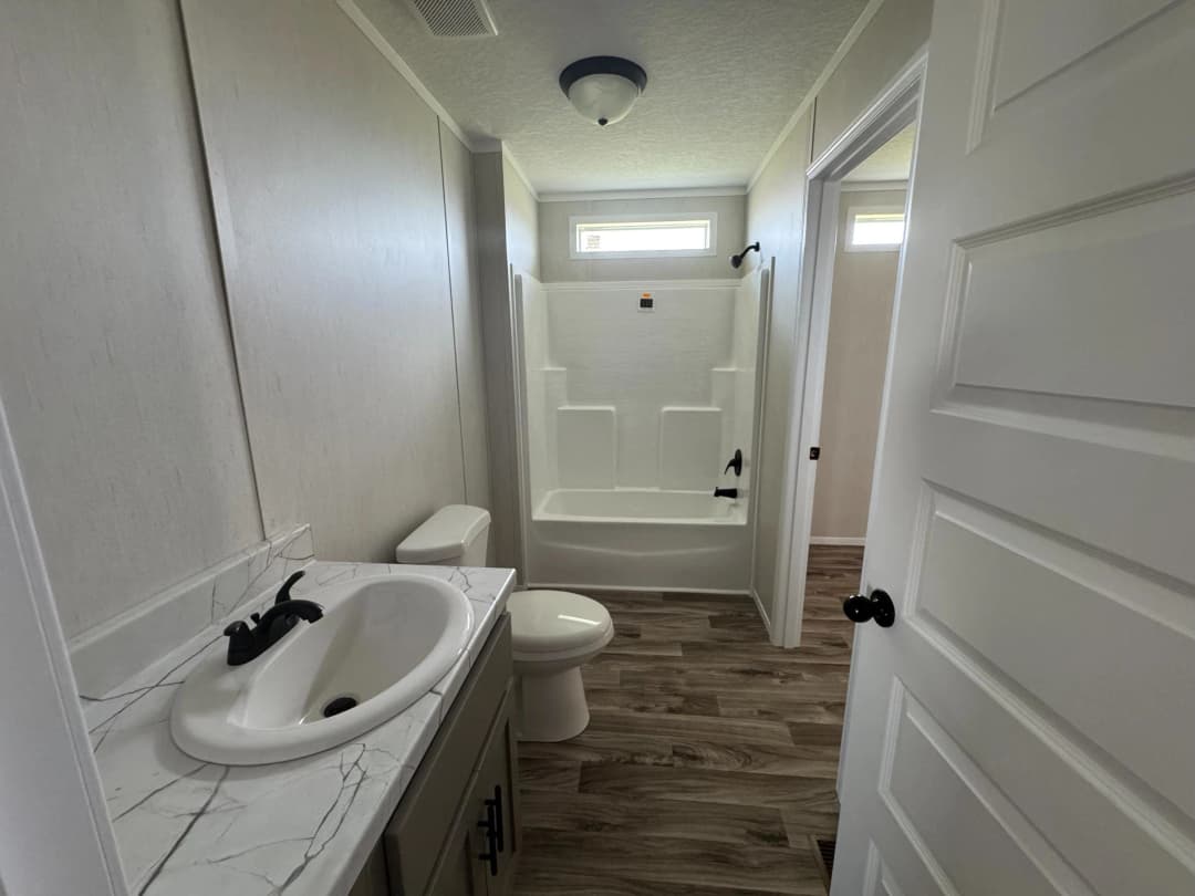Arc3280-2018 (the outlaw) bathroom home features