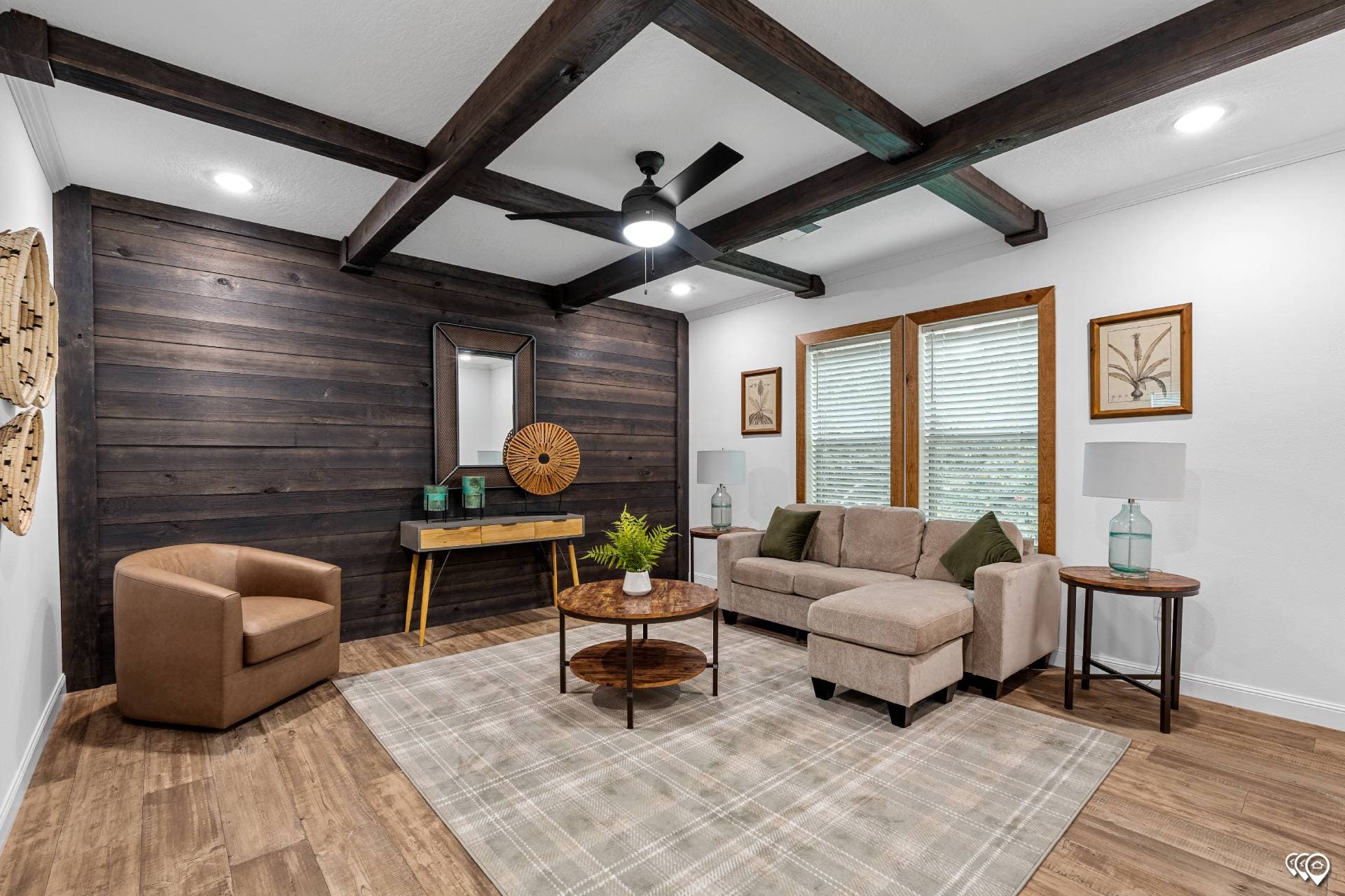 Pri3284-2010 interior home features