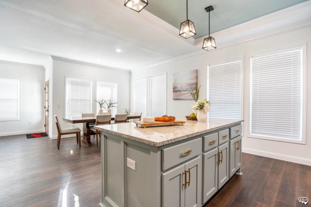 Pri3284-2073 interior home features