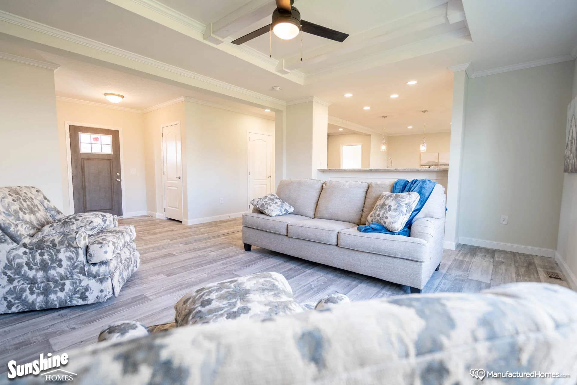 Pri3280-2043 interior home features