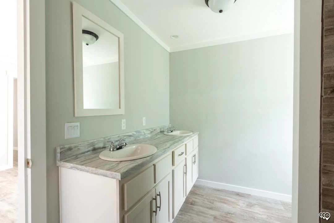 Pri1680-104 bathroom home features