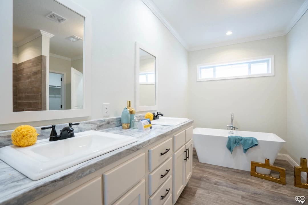 Pri3270-2060 bathroom home features