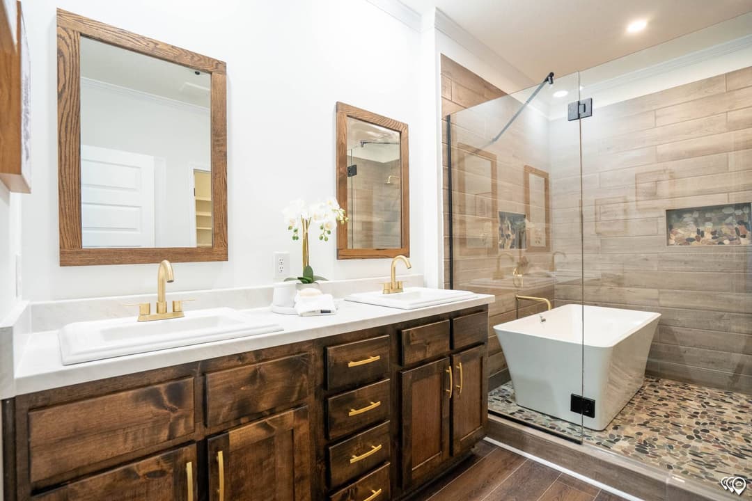 Pri3284-2073 bathroom home features