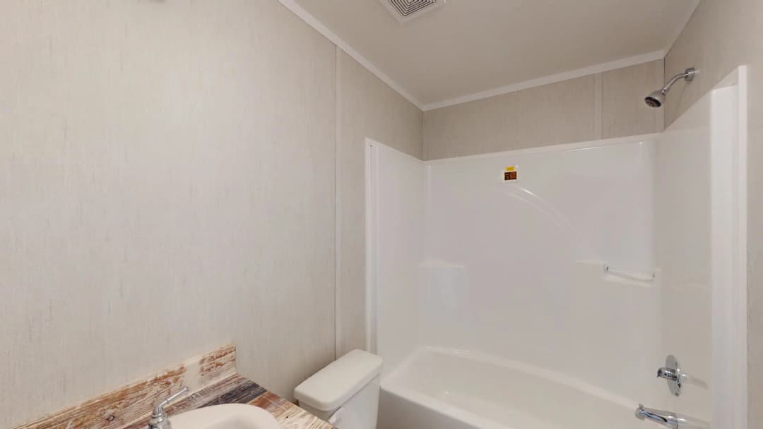 Arc1680-8000-2 bathroom home features