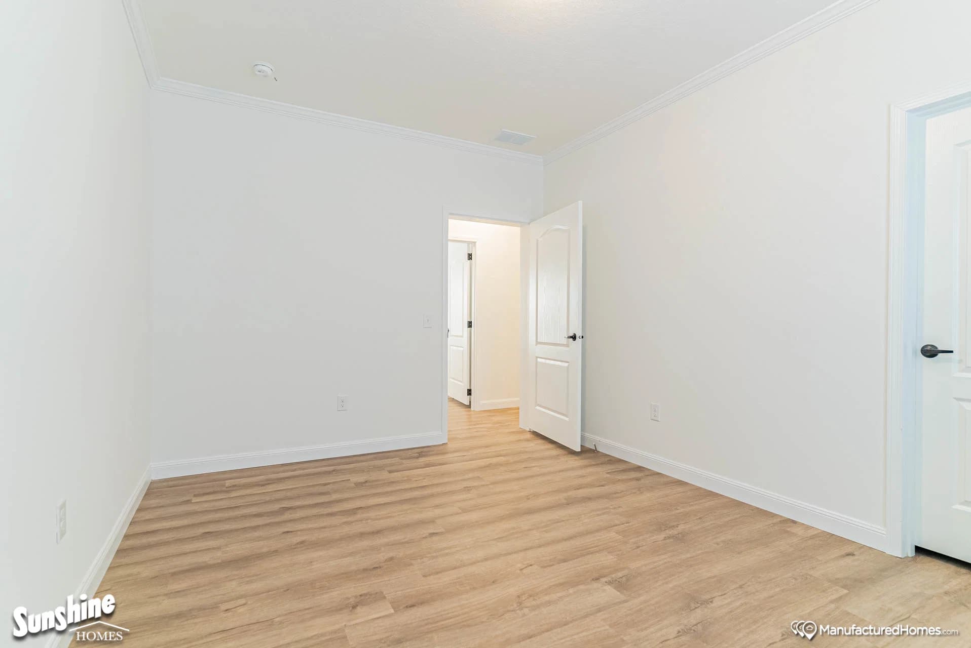 Pri3284-2058 interior home features