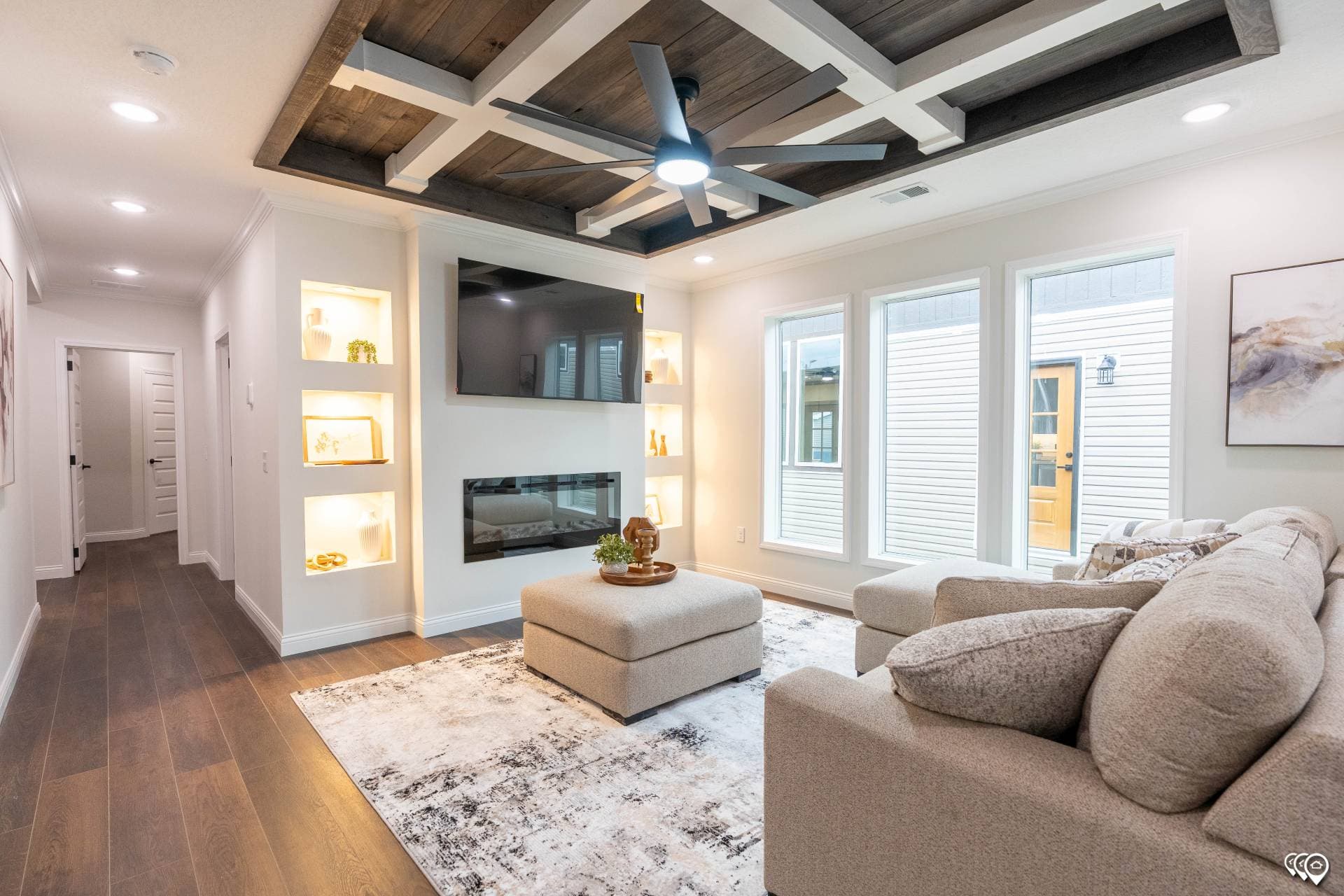 Pri3284-2074 interior home features