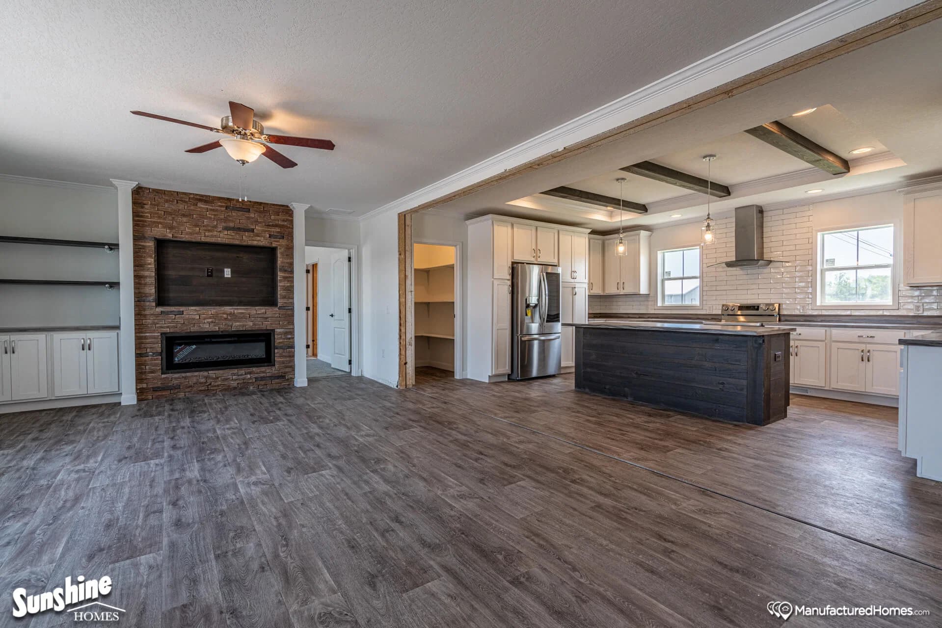 Pri3280-2049 interior home features