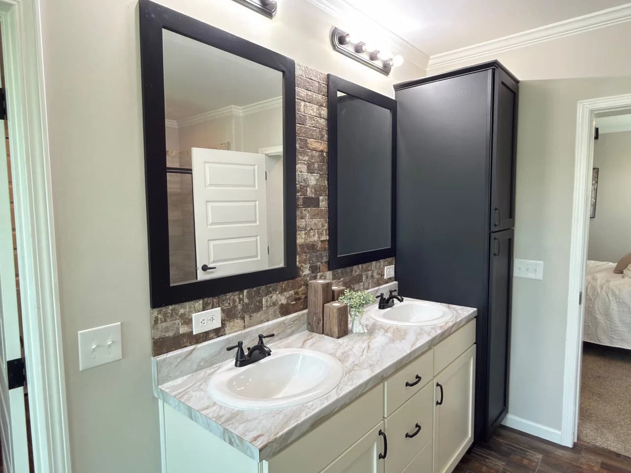 The woodside c bathroom home features