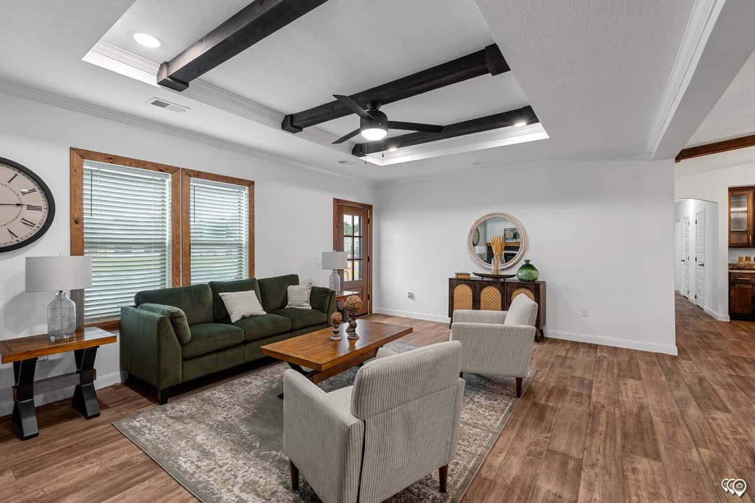 Pri3284-2010 interior home features
