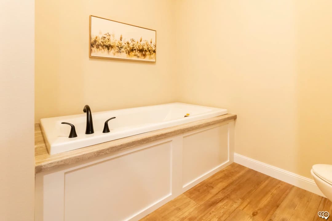 Pri3264-2070 interior home features