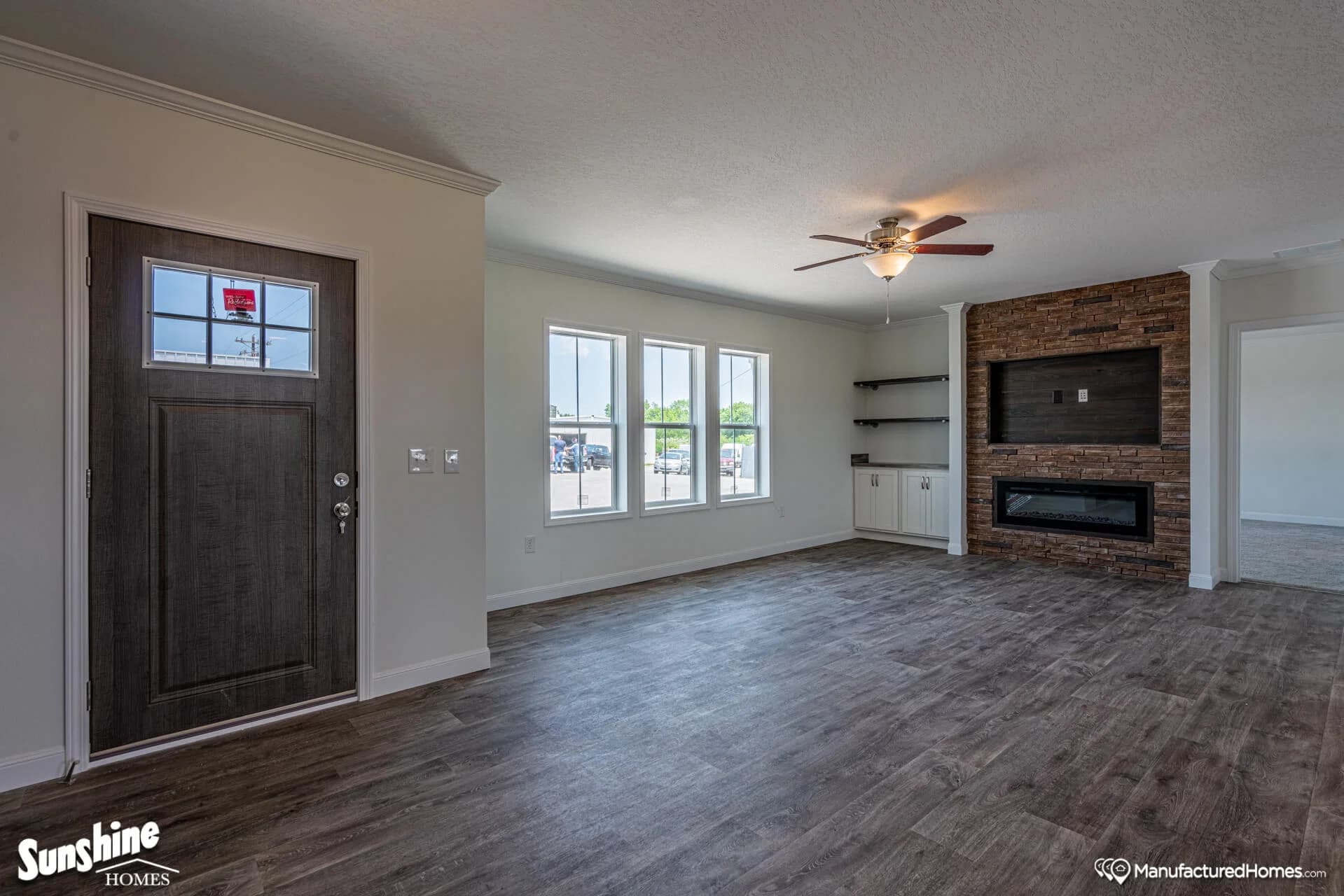Pri3280-2049 interior home features