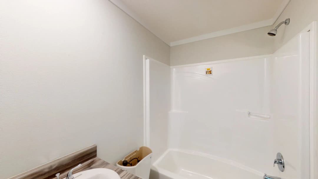 Pri1680-102 (the bailey) bathroom home features