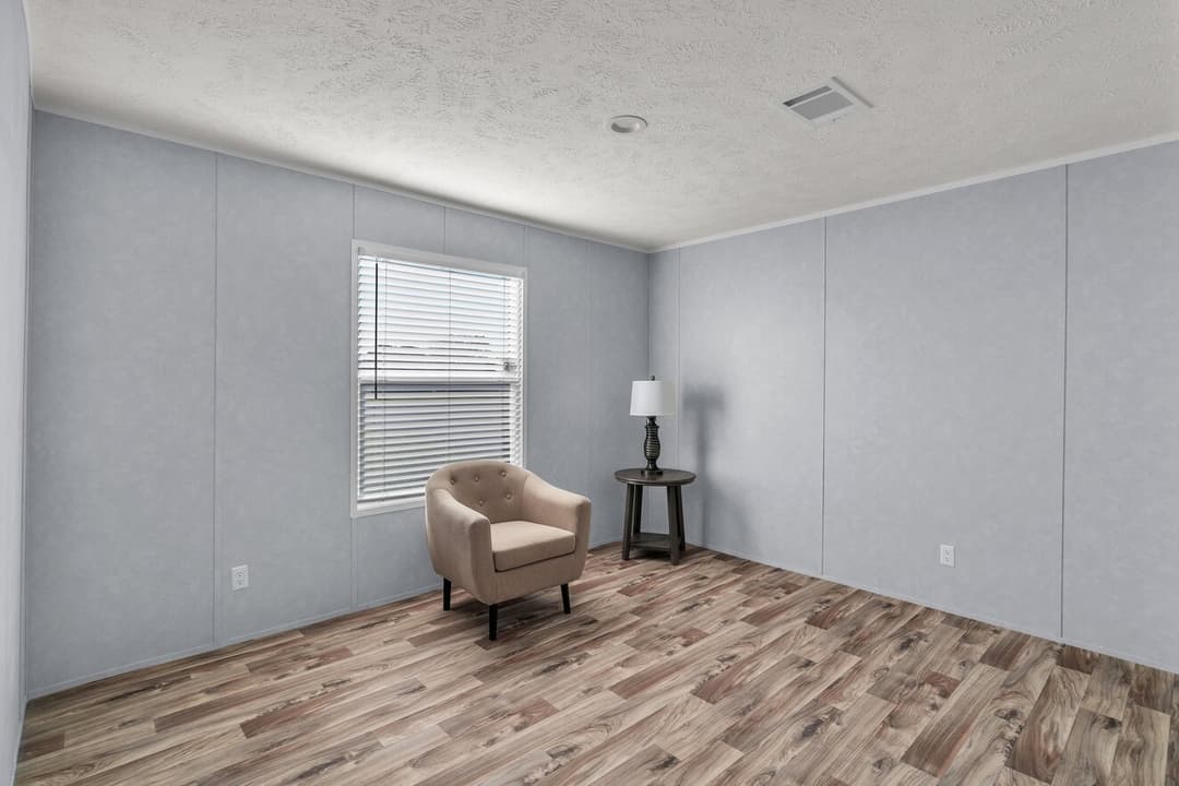 Valu maxx 28483m bedroom home features