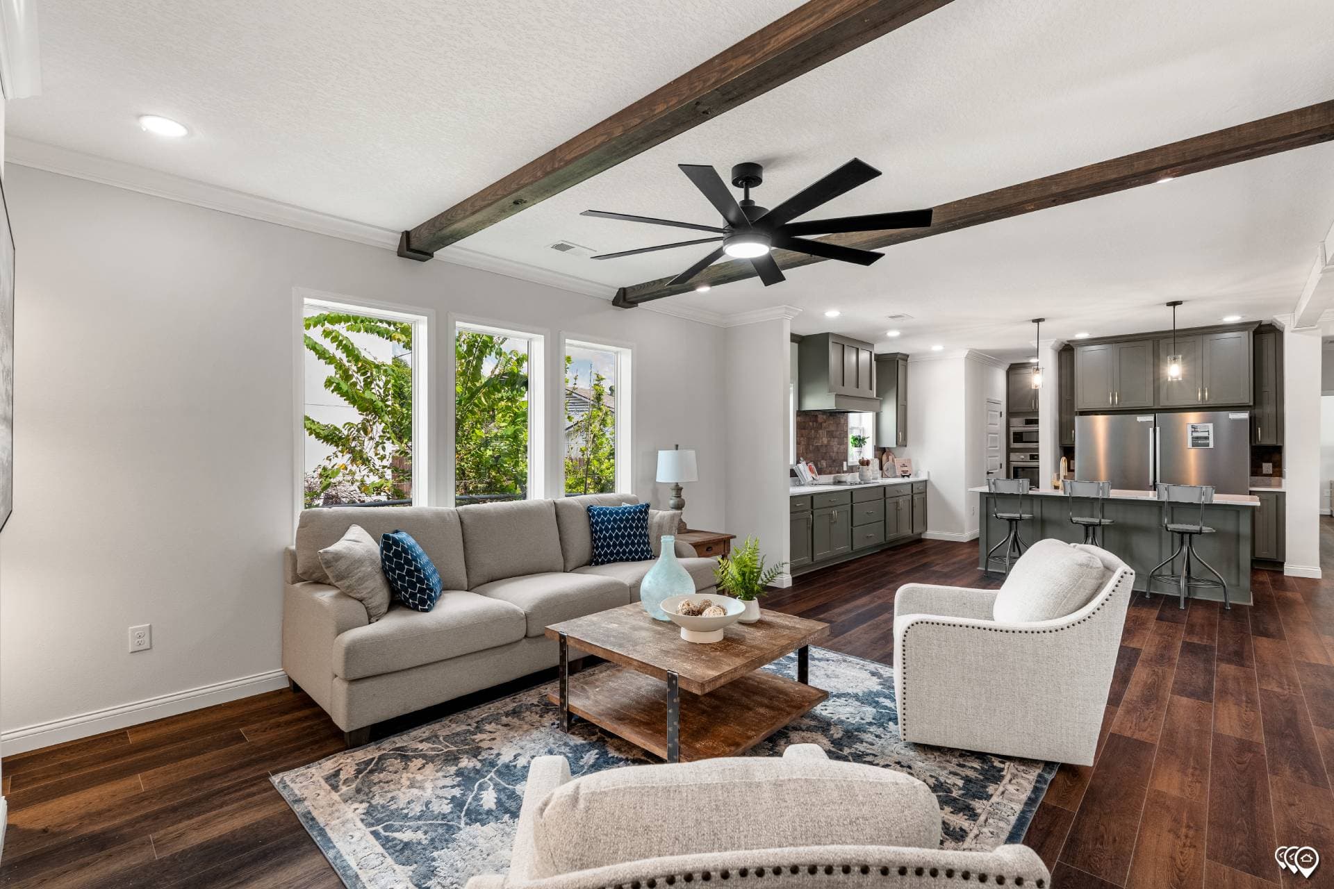 Pri3284-2074 interior home features