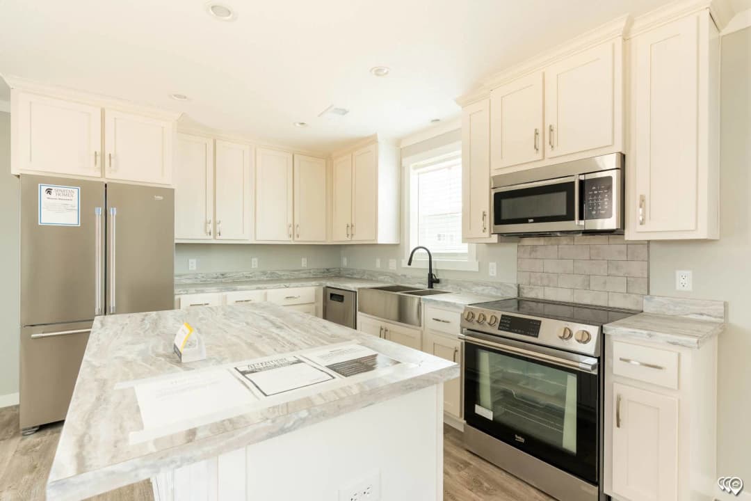 Pri1680-104 kitchen and hero home features