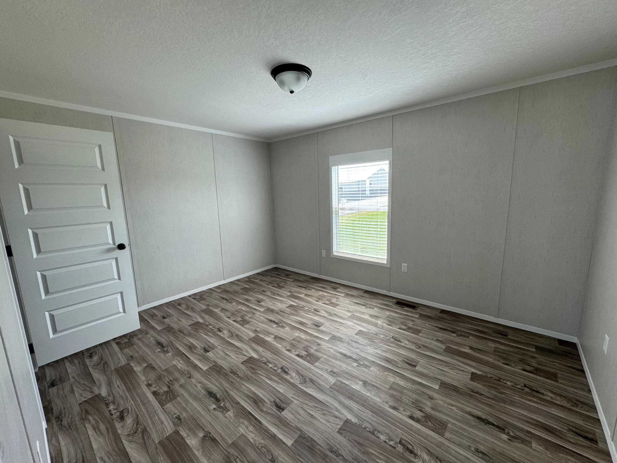Arc3280-2018 (the outlaw) bedroom home features