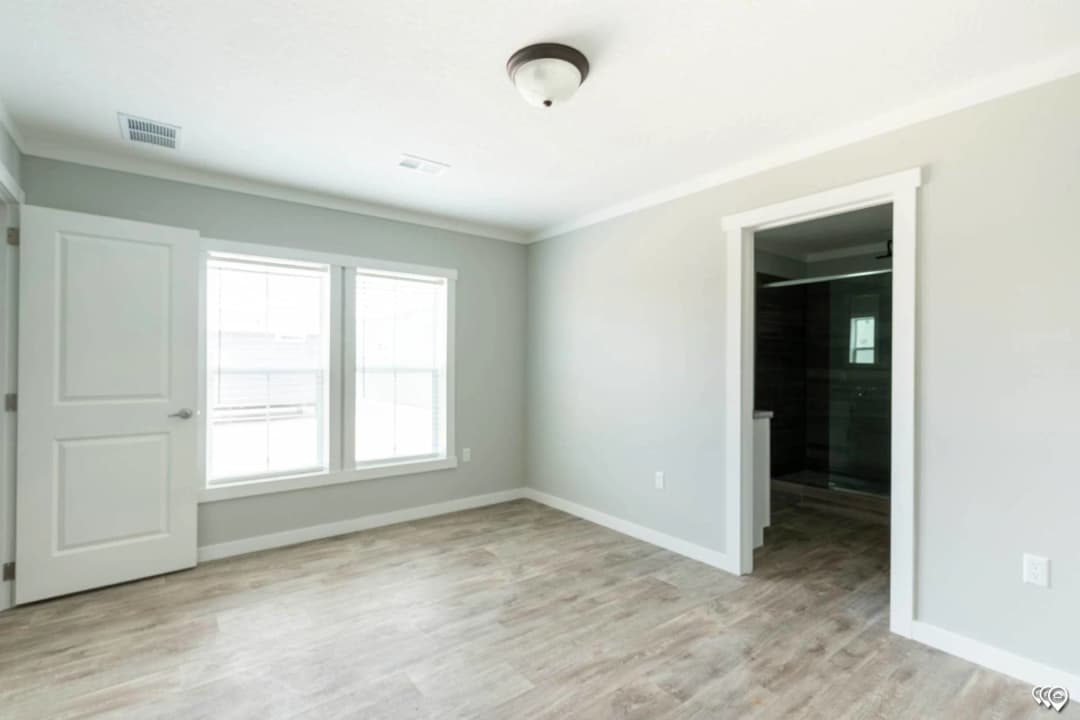 Pri1680-104 bedroom home features