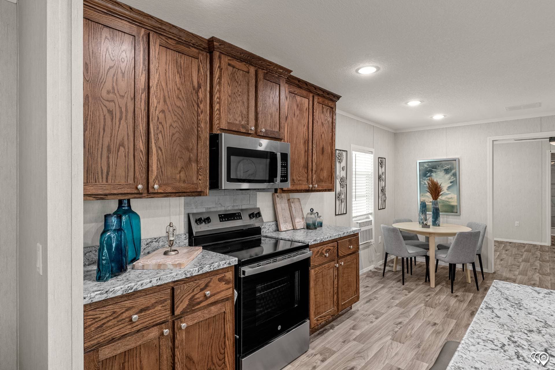 Arc1680-8018 kitchen home features