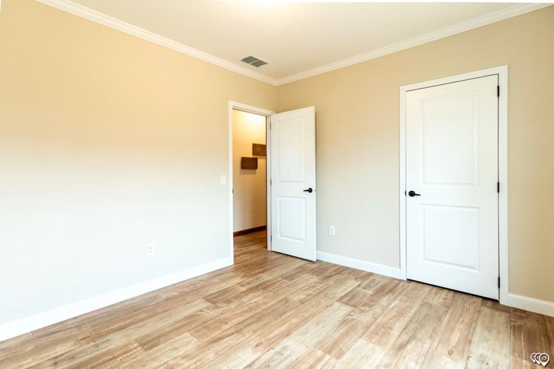Pri3264-2070 interior home features