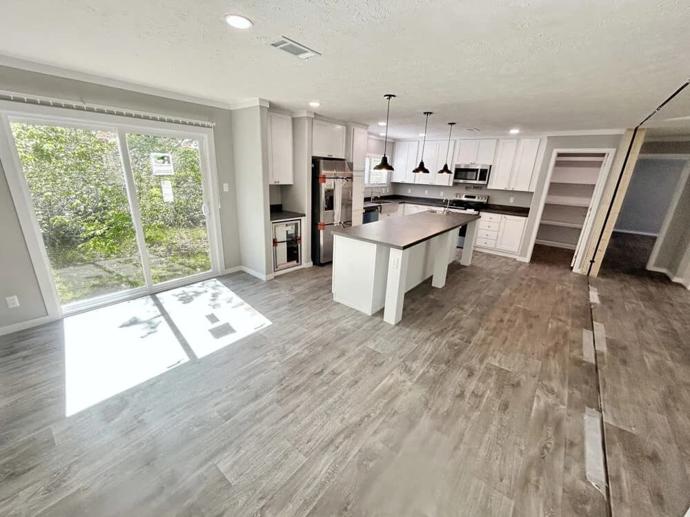 Wonderlust kitchen home features