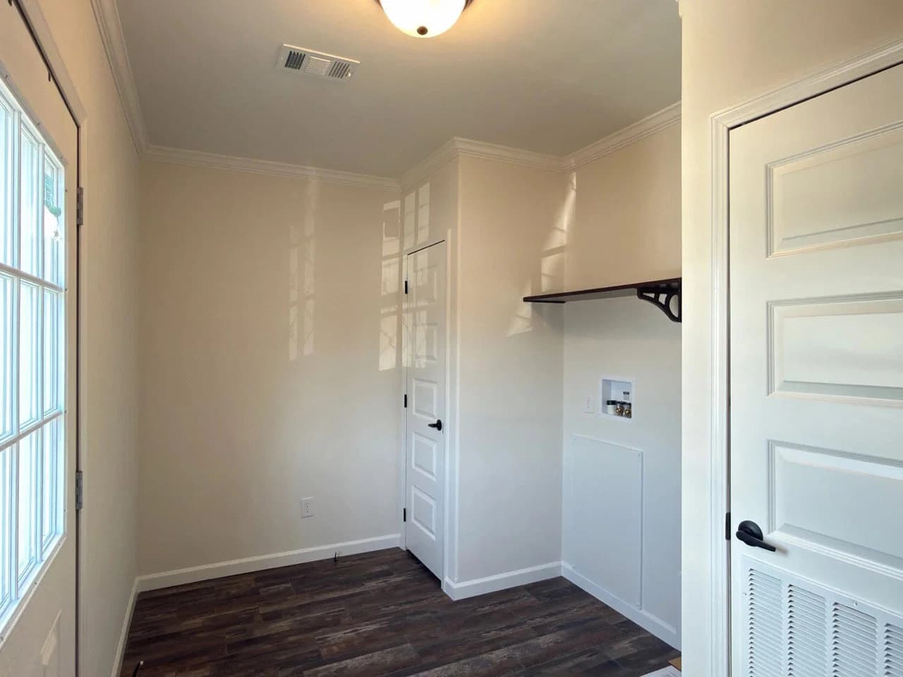 Aimon c 4br interior home features