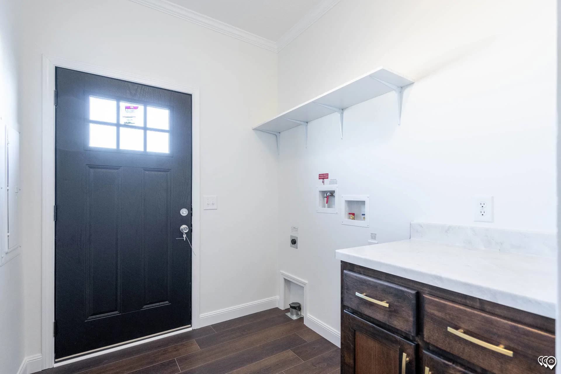 Pri3284-2073 interior home features