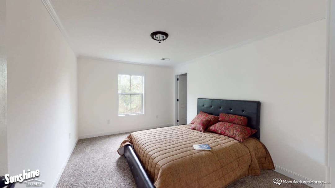 Pri3272-2009 bedroom home features