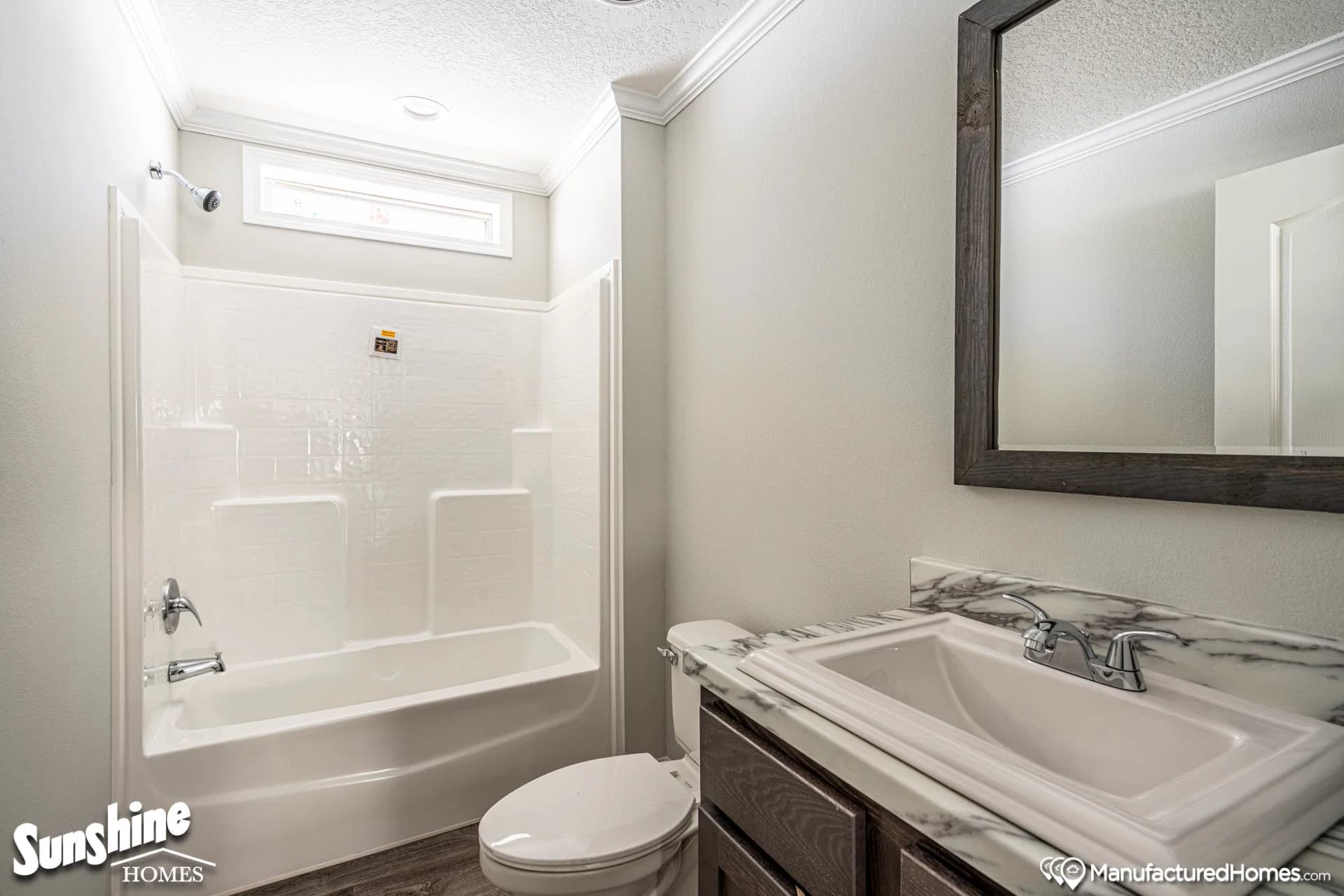 Pri3252-2001 v2 bathroom home features