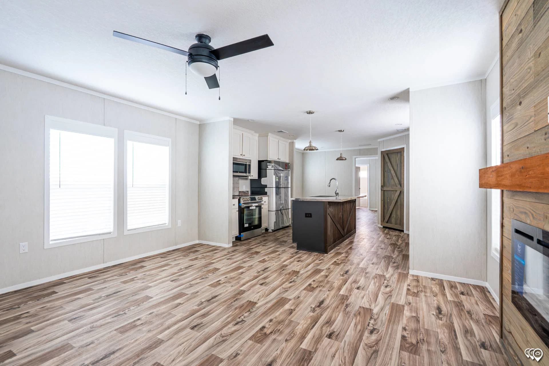Arc1680-8016 interior home features