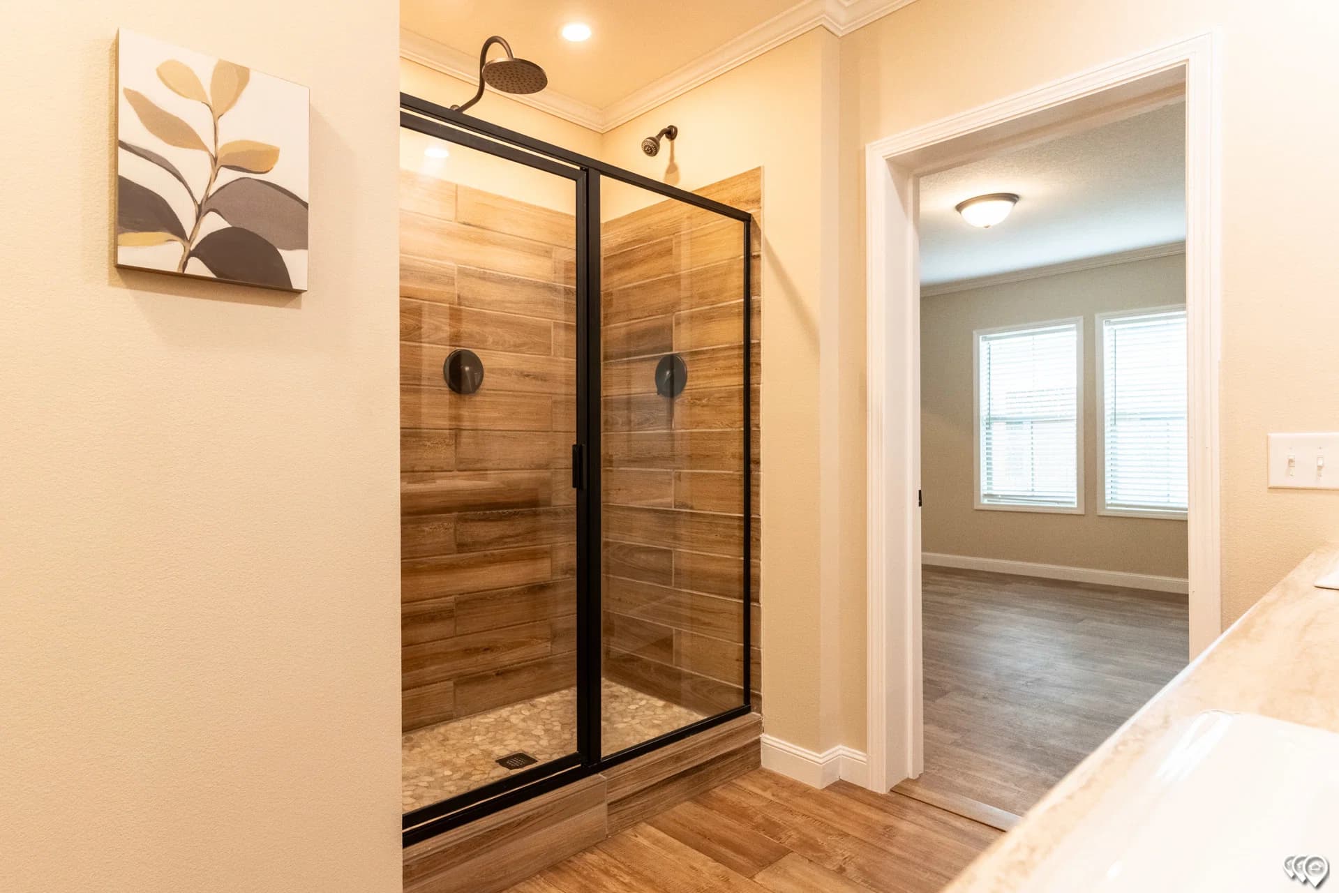 Pri3264-2070 bathroom home features