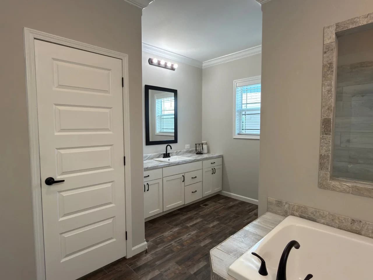 Tahoe harbor bathroom home features