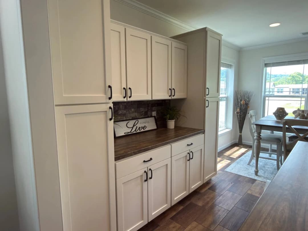 The haven b kitchen home features