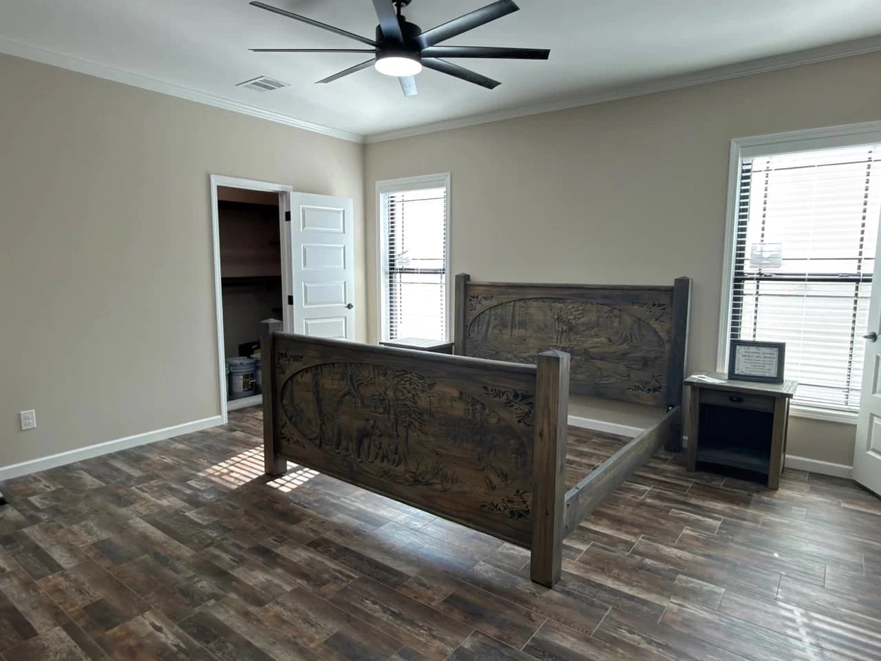 Wl-monl-6809 bedroom home features