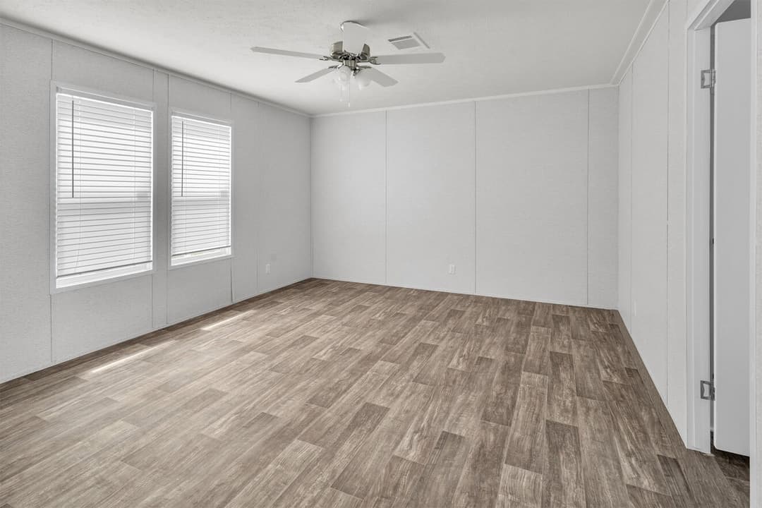 Valu maxx 28563m bedroom home features