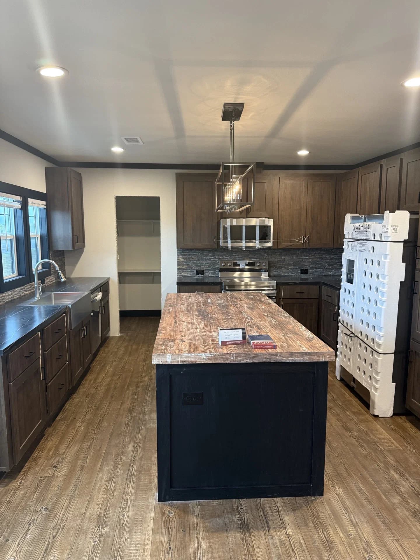 Lazy creek landing  kitchen home features