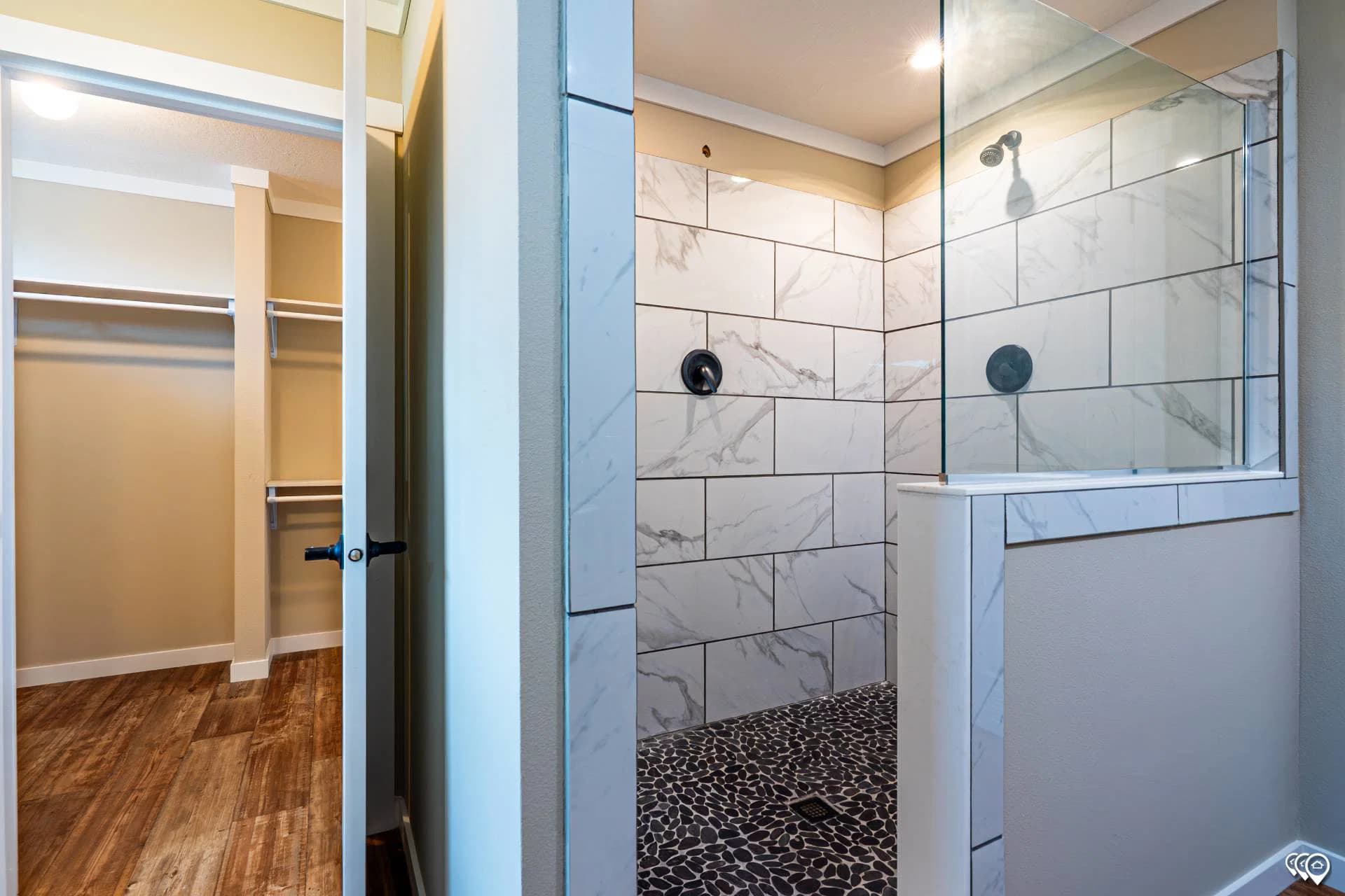 Pri3270-201 bathroom home features