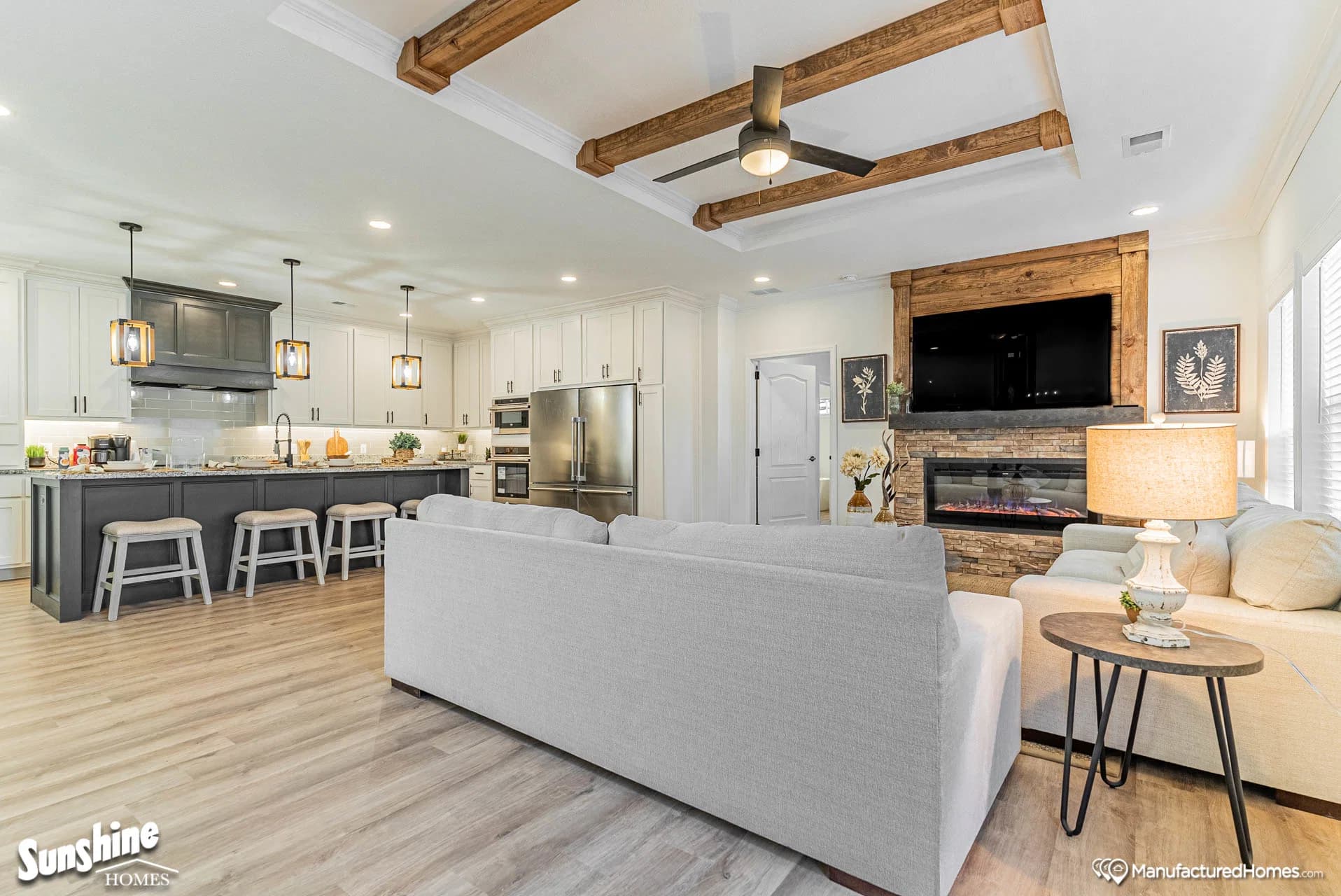 Pri3284-2058 interior home features