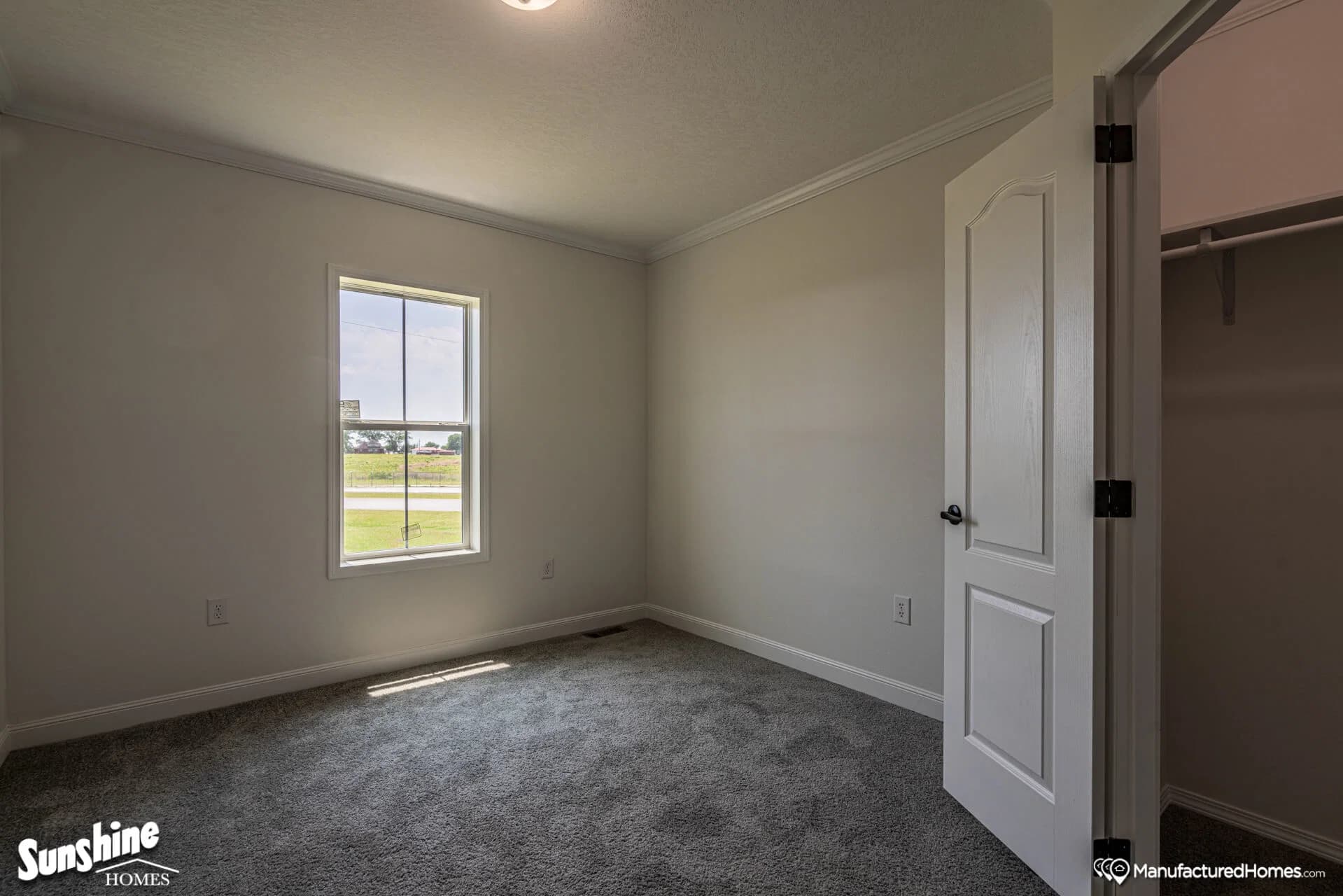 Pri3280-2049 bedroom home features