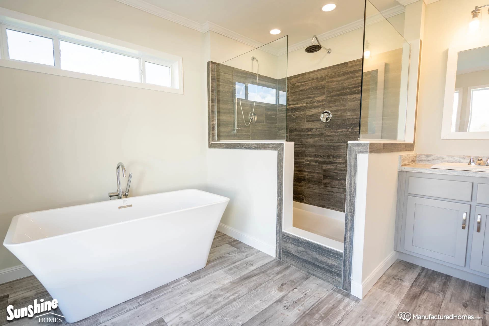 Pri3280-2043 bathroom home features
