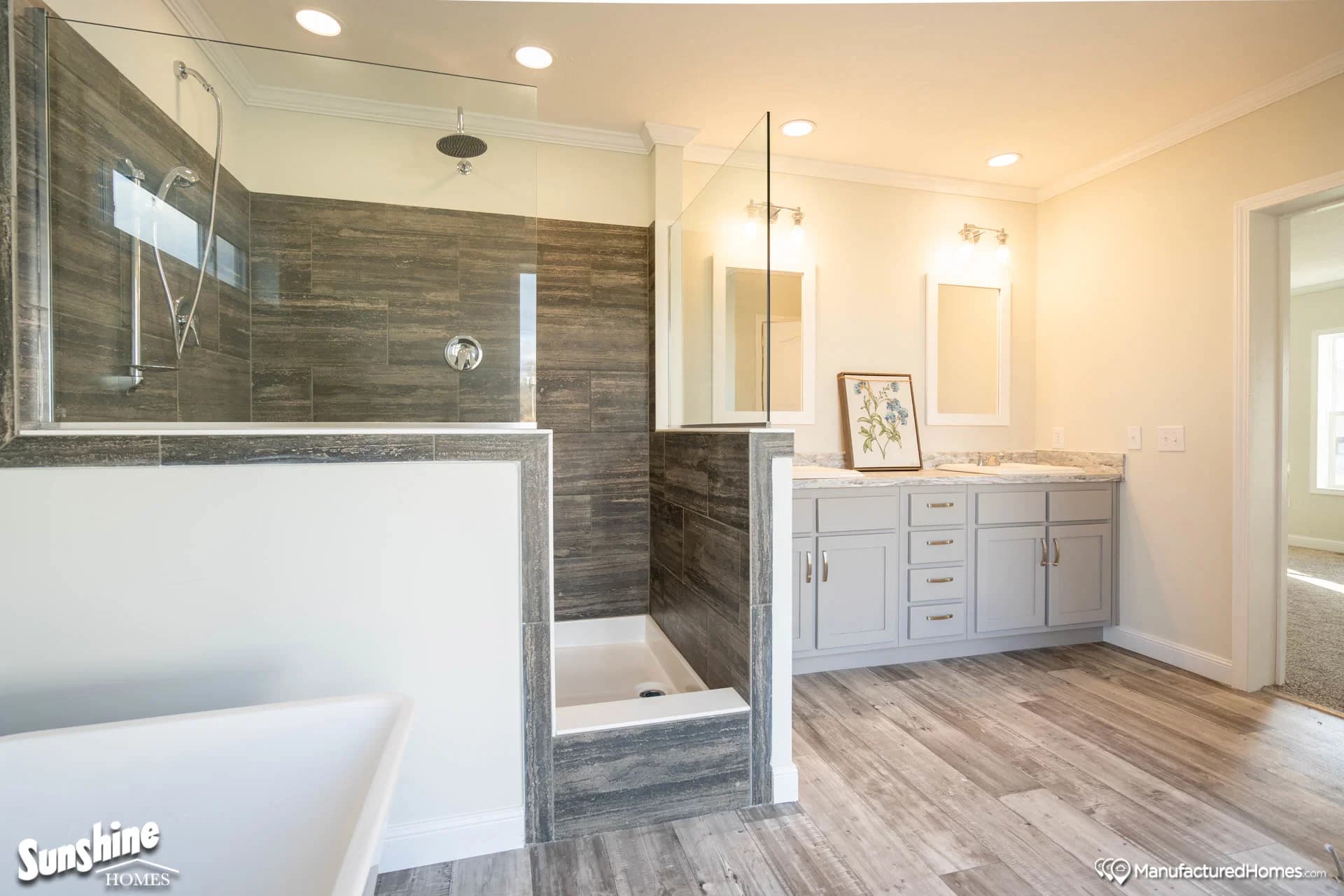 Pri3280-2043 bathroom home features