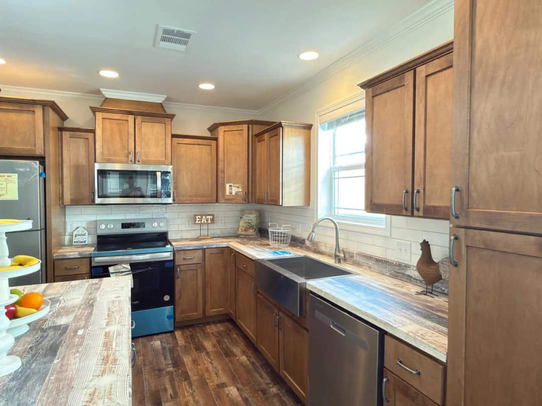 Aimon kitchen home features