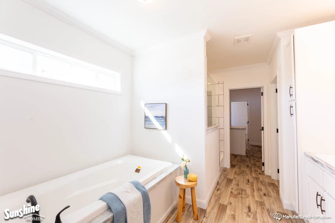 Pri3280-2040 bathroom home features