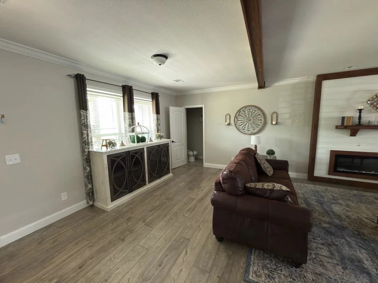 The anais interior home features