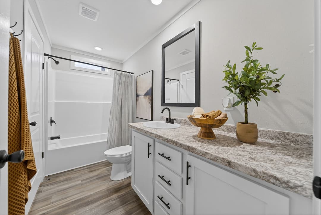 Manning bathroom home features
