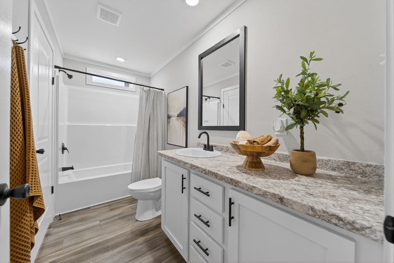 Manning bathroom home features
