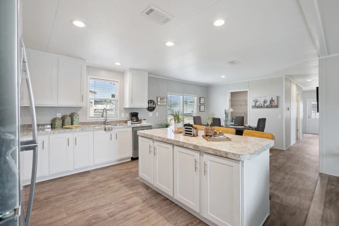 Valuhomes 28563p kitchen home features