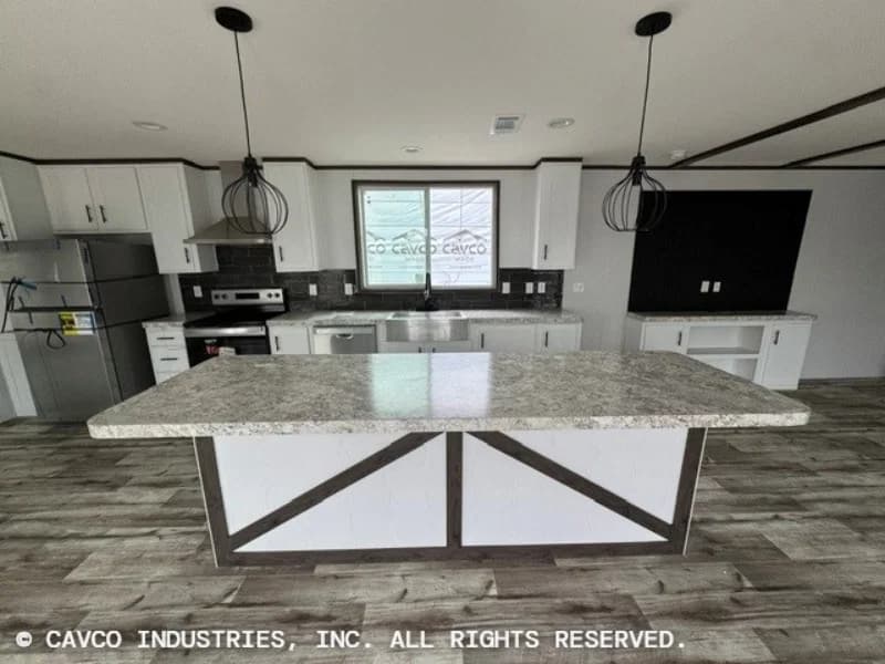 Landmark 16763e kitchen home features