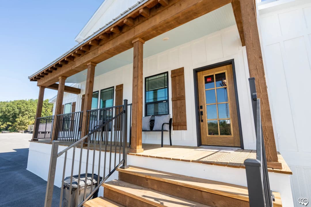 The barndominium 1 story exterior and hero home features