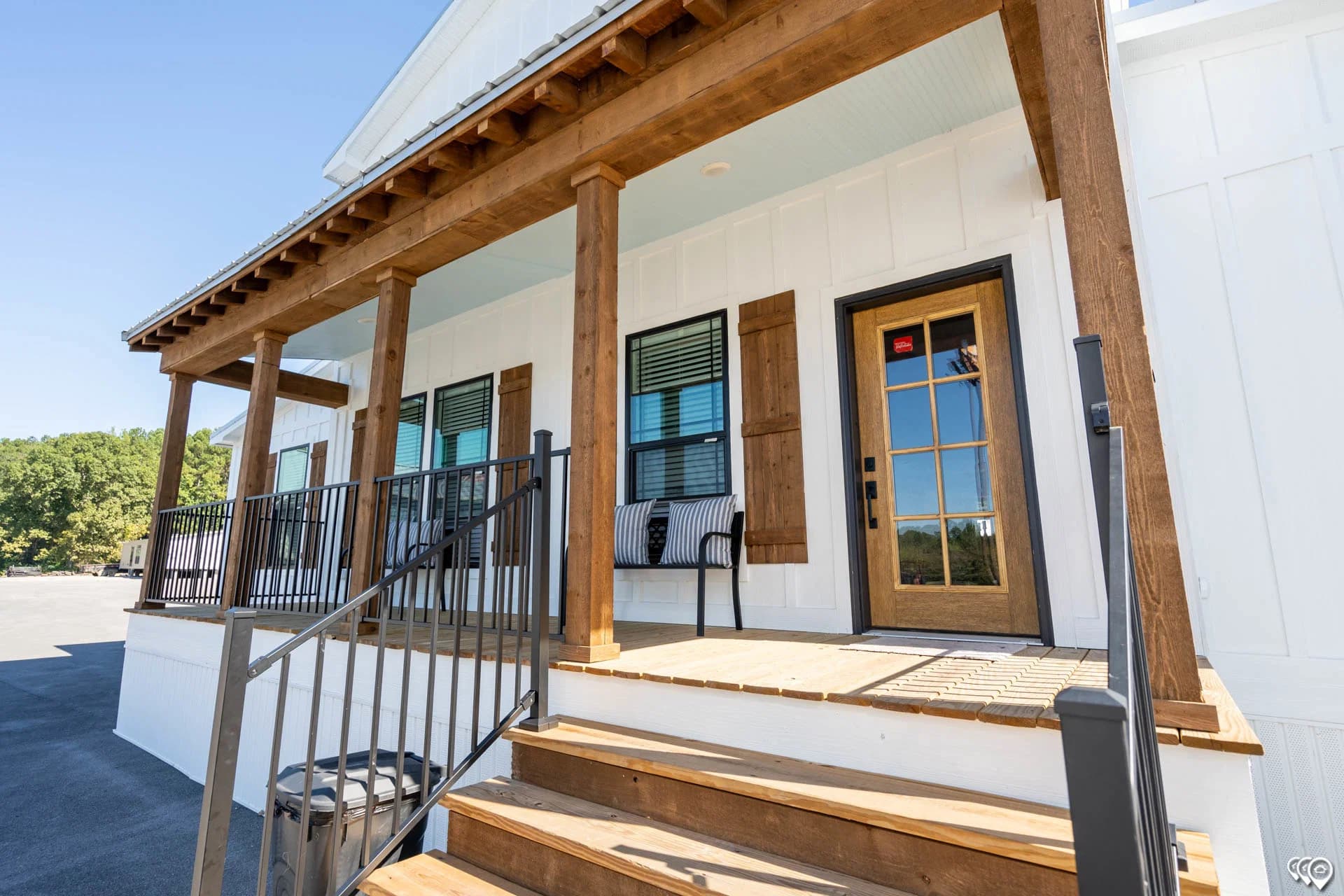 The barndominium 1 story exterior and hero home features